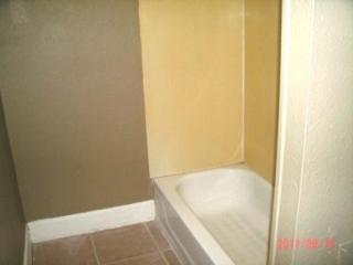 2026 Division St, Springfield MO  65802-1410 exterior