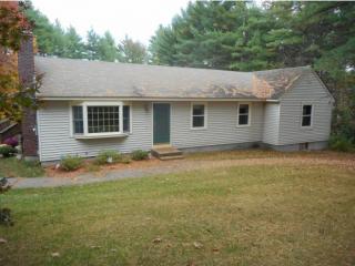 3 Gibson Dr, Hudson, NH 03052-2302