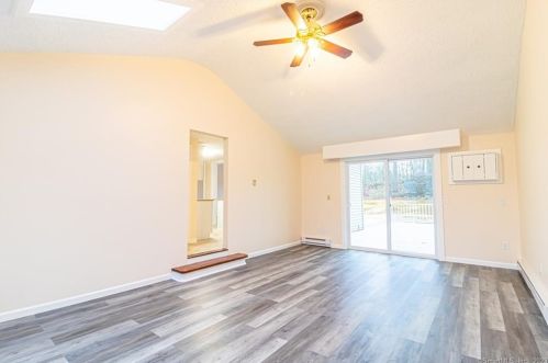 6 Indian Wood Rd, Niantic CT  06357-1021 exterior
