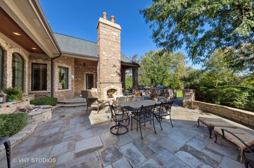 6403 Garfield Ave, Willowbrook IL  60527-5237 exterior