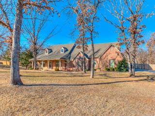 1755 Hunters Path, Edmond, OK 73034-1629