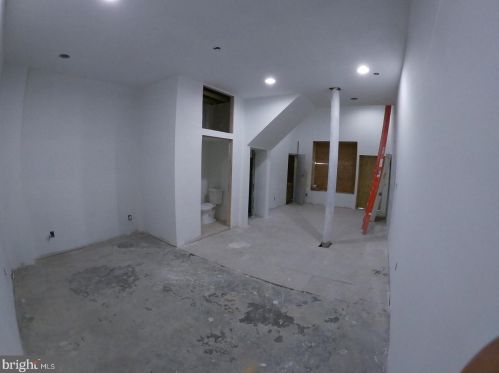 4361 9th St, Philadelphia PA  19140-0022 exterior