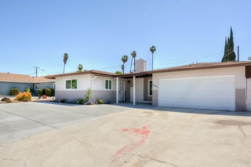 10440 Hole Ave, Riverside CA  92505-1620 exterior
