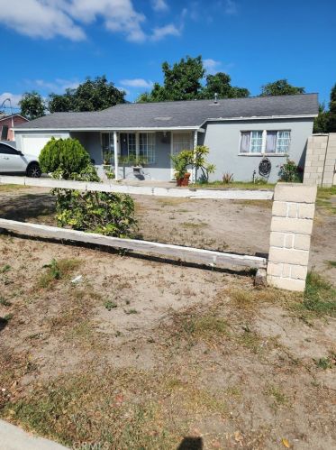 2625 Strawberry Ln, Santa Ana, CA 92706-2120