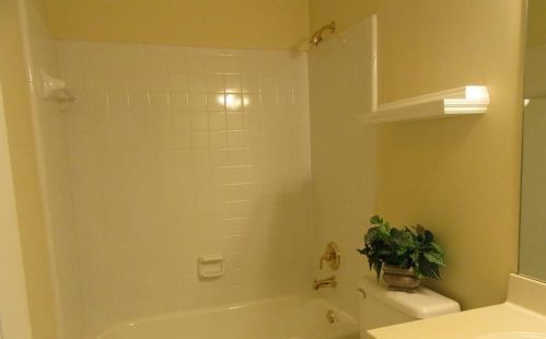 1046 Queensgate Dr, Smyrna GA  30082-6407 exterior