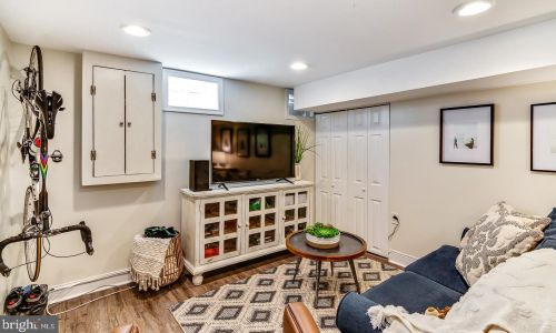 1029 Cleveland St, Philadelphia PA 19146-2648 exterior