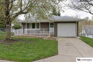 5319 Pinkney St, Omaha, NE 68104-3526