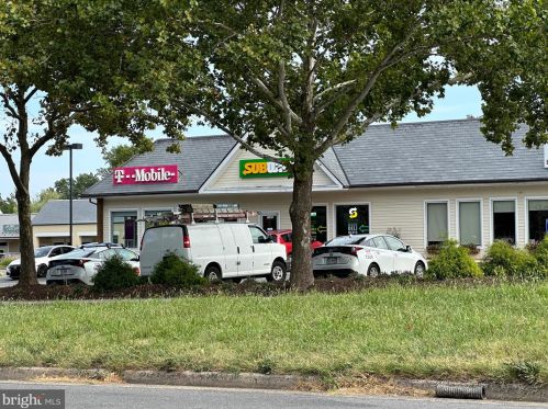 7330 Lee Hwy, Falls Church VA  22046-7330 exterior