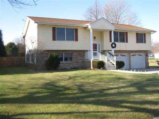 104 1st St, Alpha, IL 61413-9492