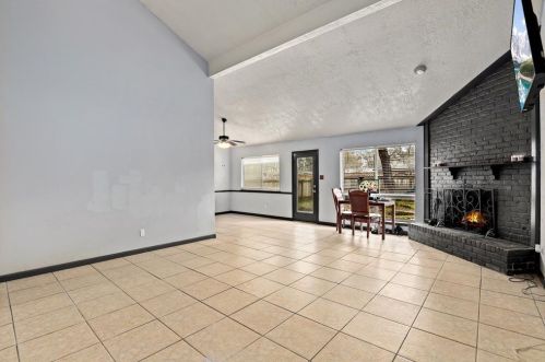 1611 Cantrell Blvd, Conroe TX  77301-4007 exterior