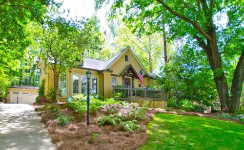 479 Danube Rd, Atlanta, GA 30342-3808