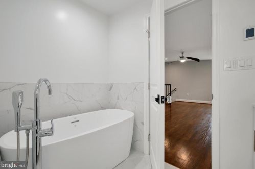 8407 Hartford Ave, Silver Spring MD  20910-5311 exterior