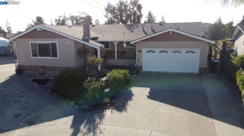 17911 Trenton Dr, Hayward, CA 94546-1518
