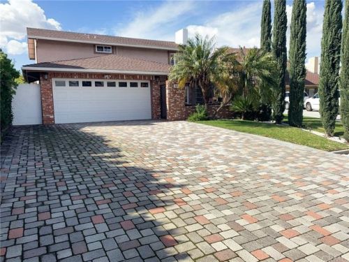 10471 Sierra Cir, Los Alamitos, CA 90720-2254