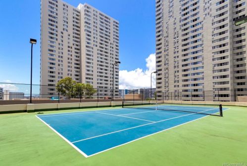 1212 Nuuanu Ave, Honolulu HI  96817-4021 exterior