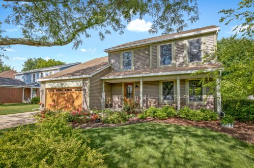 439 Hunter Dr, Carol Stream, IL 60188-3908