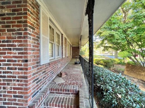 3011 Belingham Dr, Atlanta GA  30345-1506 exterior
