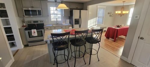 12 John St, Killingly, CT 06239-1414