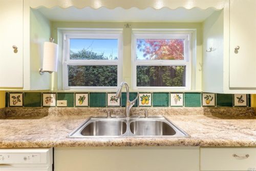 729 Dora St, Ukiah CA  95482-6341 exterior