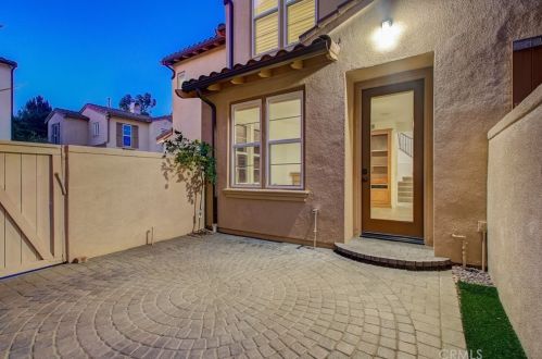 309 Tall Oak, Irvine CA  92603-0673 exterior
