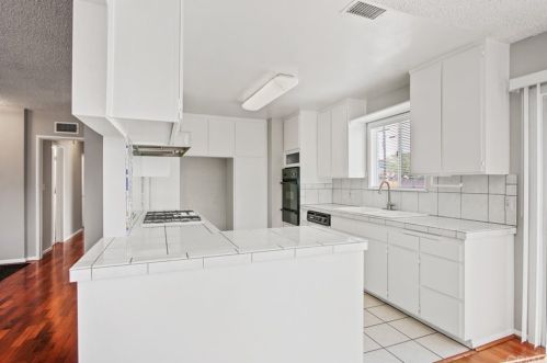 3112 Olinda Ln, Anaheim CA  92804-1721 exterior