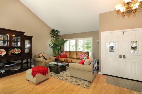 1269 Dogwood St, Upland, CA 91784-7359