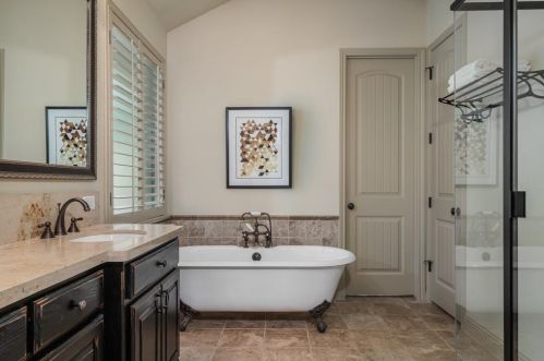 6600 Barcelona, Irving TX  75039-3043 exterior