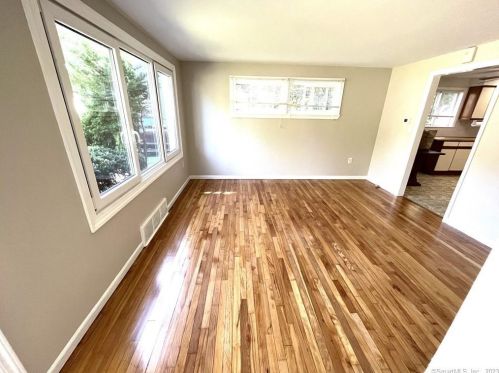 47 Mclaughlin Ter, Derby CT  06418-2126 exterior