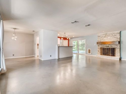 2500 Candlewood Ct, Austin TX  78741-5511 exterior