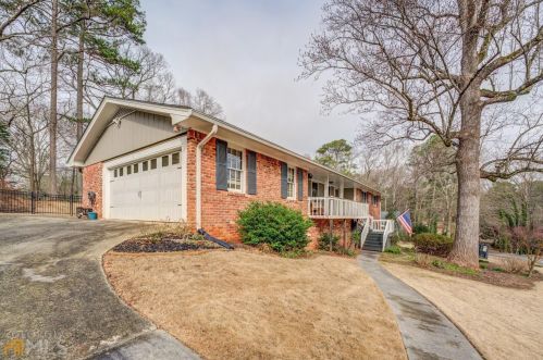 1250 Pine Knoll Ln, Conyers GA  30013-1246 exterior