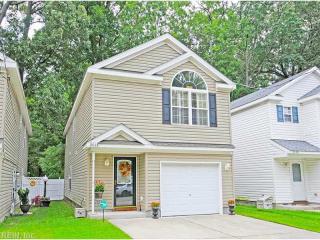 2016 Weber Ave, Chesapeake VA  23320-2335 exterior
