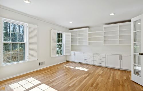 390 Forest Valley Ct, Atlanta GA  30342-2353 exterior