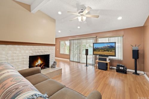 315 La Reina St, Anaheim, CA 92801-4945
