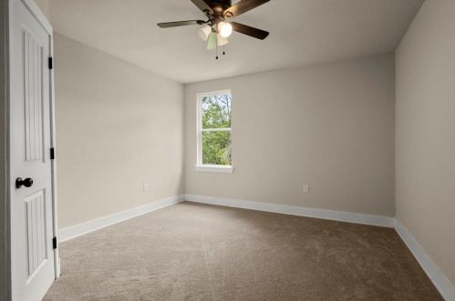 302 Brk Holw Dr, Conroe TX  77385-9107 exterior