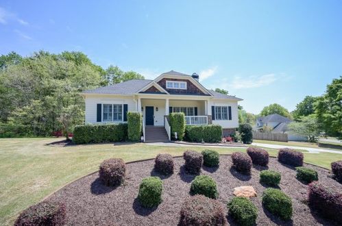 205 Sweetbriar Ln, Holly Springs, GA 30115-9164