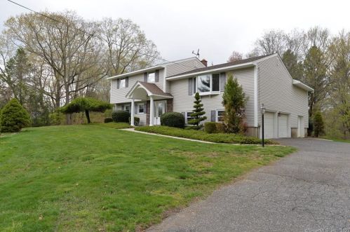 7 Kalko Dr, Waterbury, CT 06716-2026