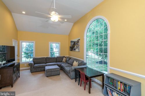 54 Ettl Cir, Princeton NJ  08540-2327 exterior