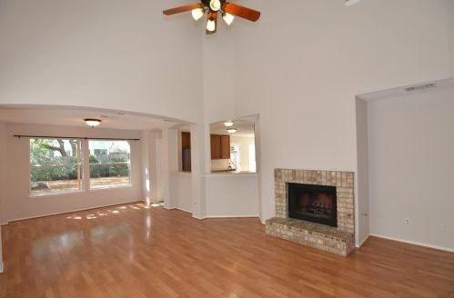 8102 Cheno Cortina Trl, Austin TX  78749-2722 exterior