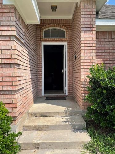 848 Lombardy Ct, Fort Worth TX  76112-1768 exterior