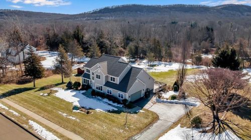 249 Old Farms, Middletown, CT 06457-7536
