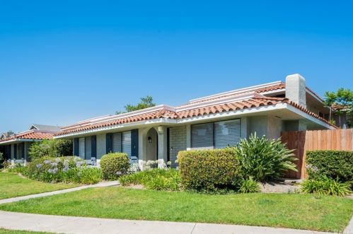 2409 Deodar St, Santa Ana CA  92705-1736 exterior