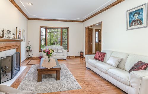 11617 Briarwood Ln, Willowbrook IL  60527-5173 exterior