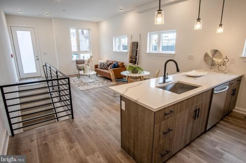 2200 11th St, Philadelphia PA  19133-1036 exterior