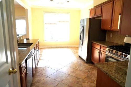 210 Fieldsborn Ct, Atlanta GA  30328-1000 exterior