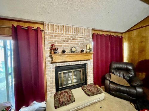 605 Noreda St, Angleton TX  77515-3315 exterior