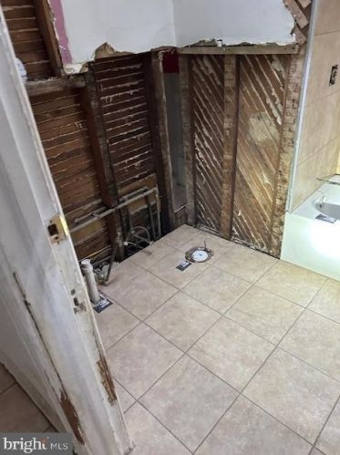 5213 10th St, Philadelphia PA 19123-3819 exterior