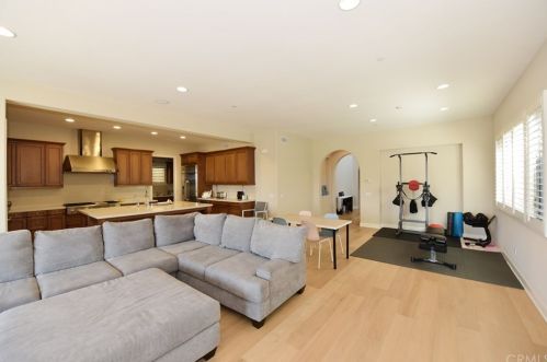106 Long Fence, Irvine CA  92602-1807 exterior