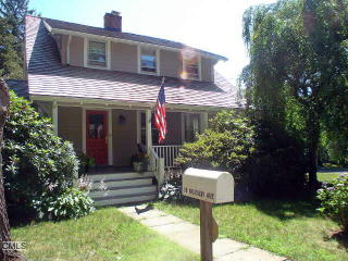 10 Fairview Ave, Tokeneke, CT 06820-4703