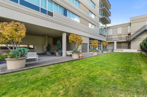 1388 Gough St, San Francisco CA  94109-6551 exterior