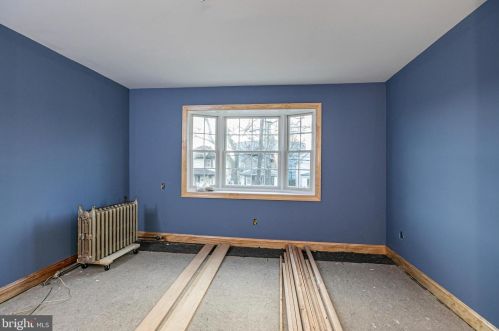 208 Pkwy Ave, Trenton NJ 08618-2749 exterior